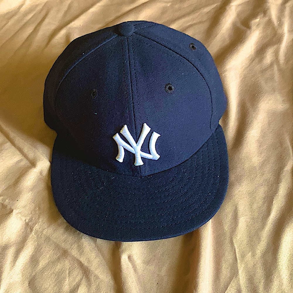 NY Yankees hat